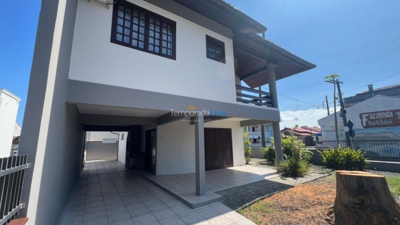 Casa para alquiler de vacaciones em São Francisco do Sul (Enseada)