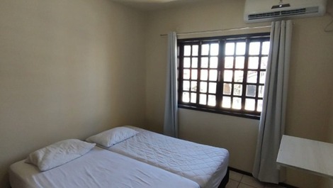 Bonito adosado a escasos metros del mar en Enseada, barbacoa