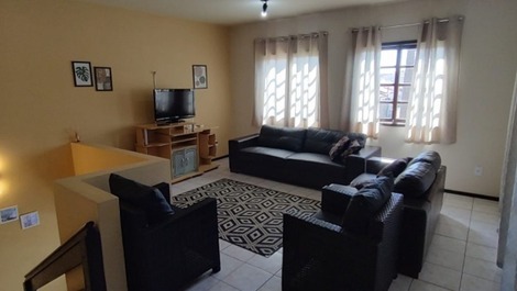 Bonito adosado a escasos metros del mar en Enseada, barbacoa