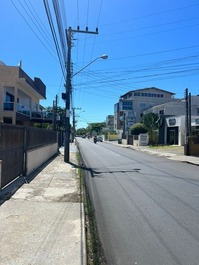Bonito adosado a escasos metros del mar en Enseada, barbacoa