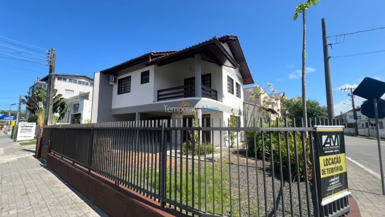 Casa para alquiler de vacaciones em São Francisco do Sul (Enseada)