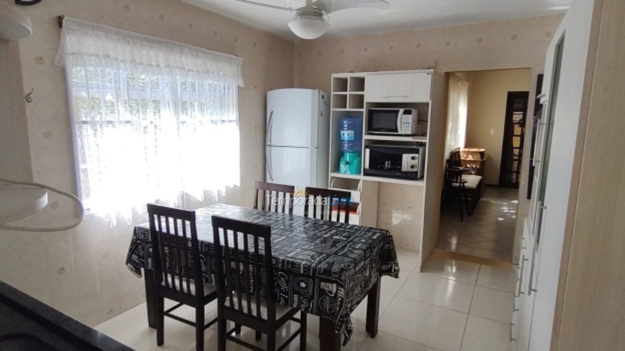 Casa para alquiler de vacaciones em São Francisco do Sul (Enseada)