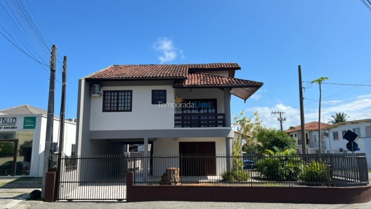 Casa para alquiler de vacaciones em São Francisco do Sul (Enseada)