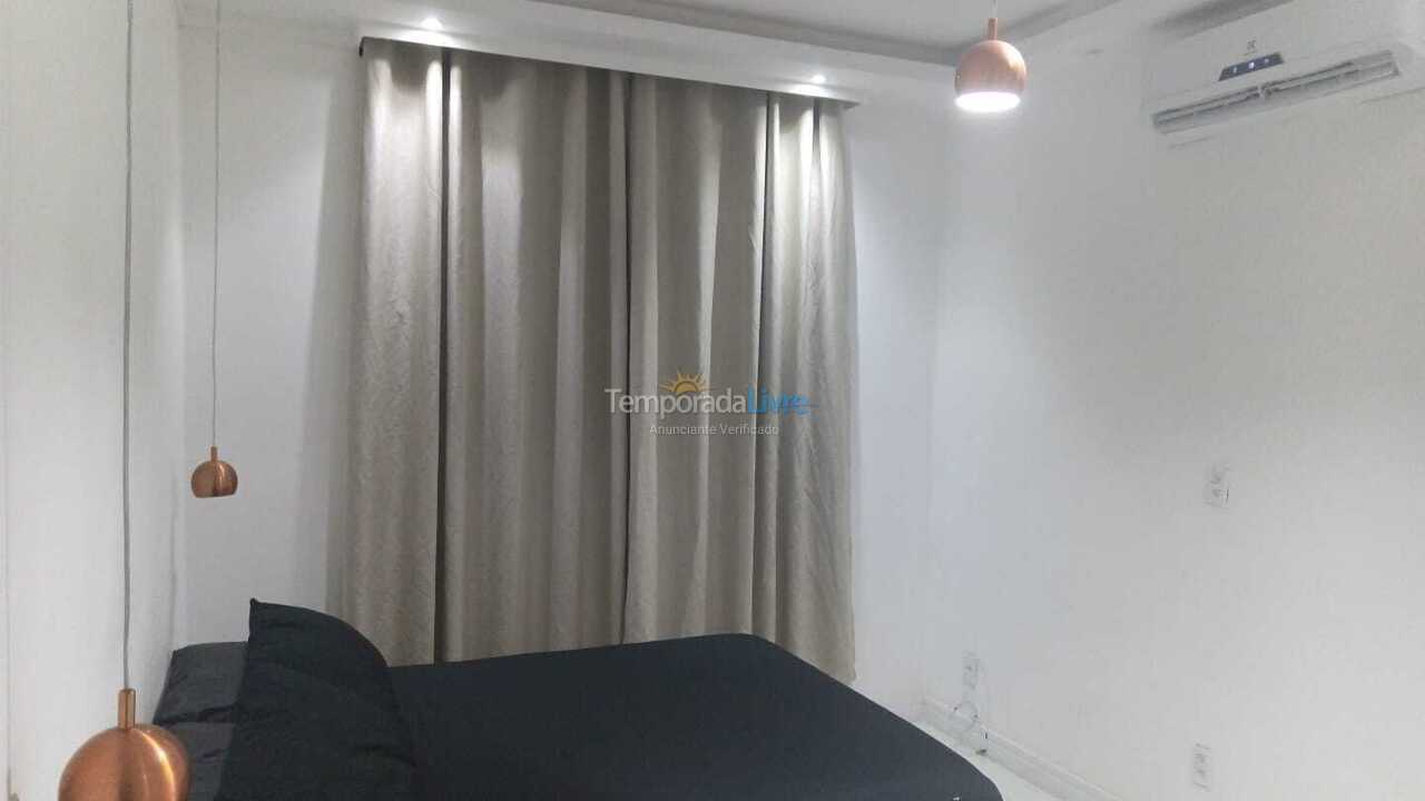 Apartamento para aluguel de temporada em Guarujá (Pitangueiras)
