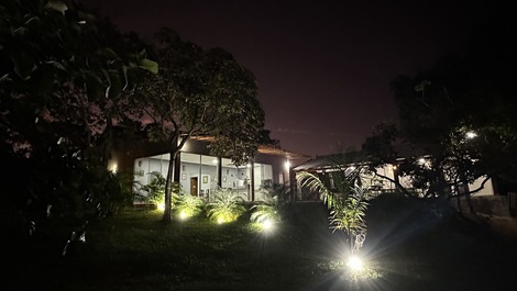 Casa de campo na beira do Lago com Piscina