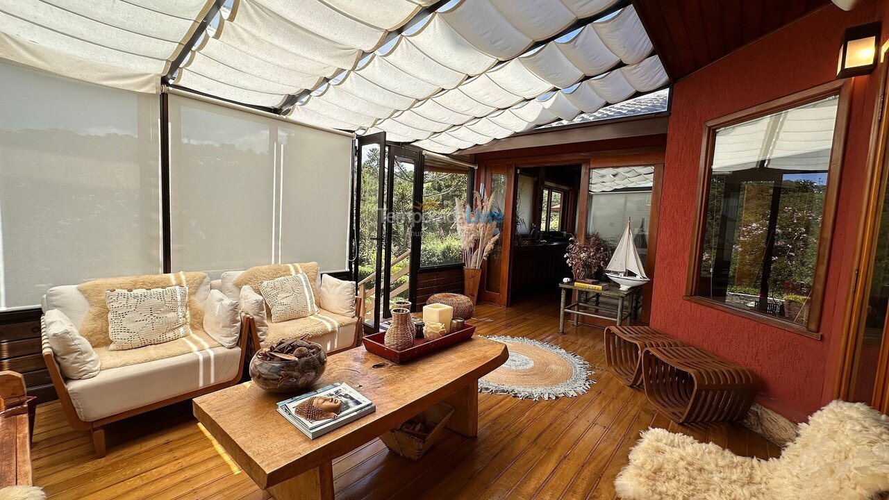 Casa para aluguel de temporada em Campos do Jordão (Iporanga)