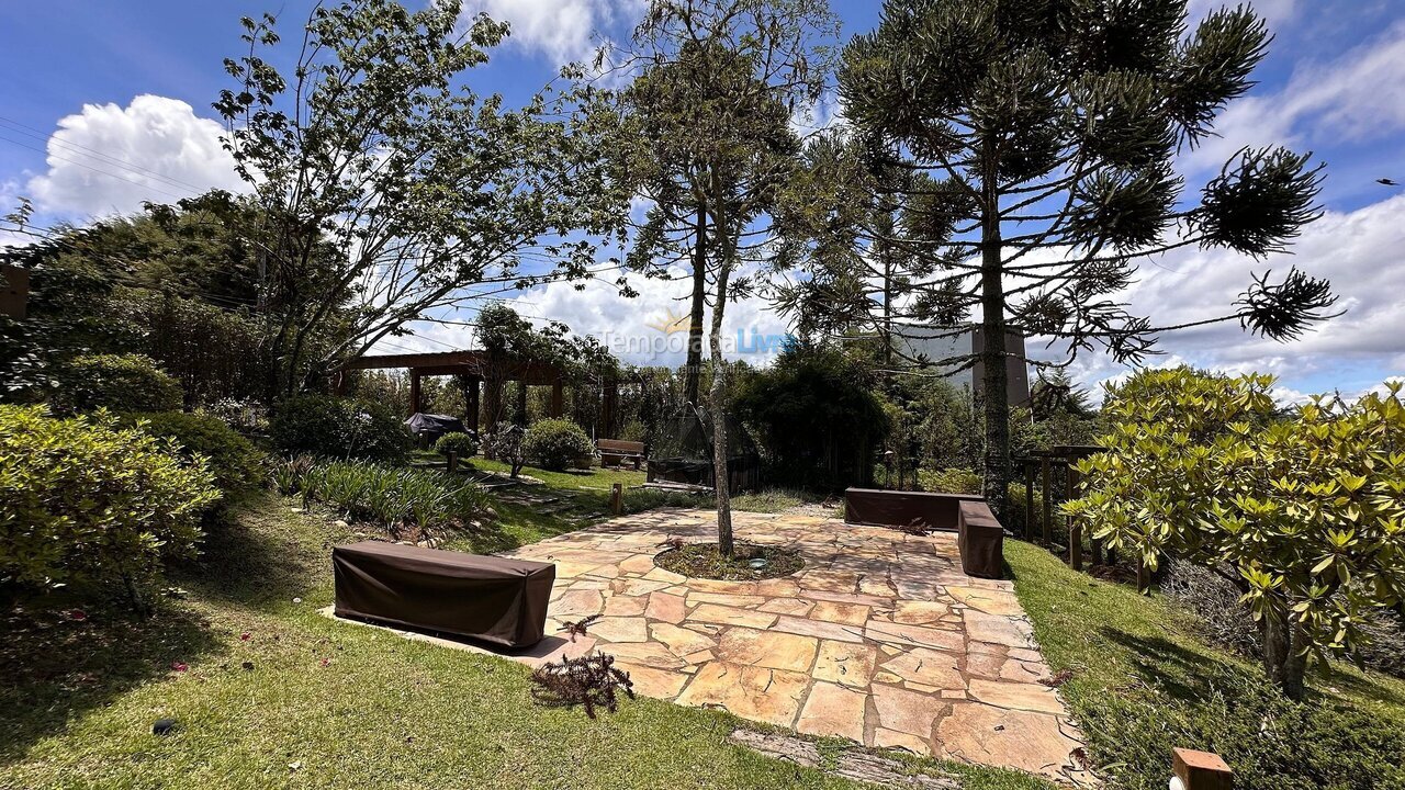 Casa para aluguel de temporada em Campos do Jordão (Iporanga)