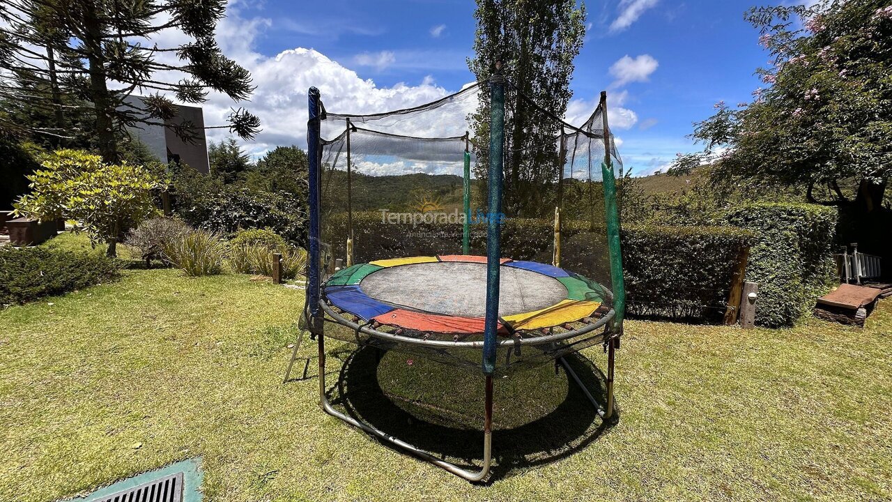 Casa para aluguel de temporada em Campos do Jordão (Iporanga)