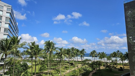 Spacious apartment on the beach with 3 bedrooms, barbecue, air conditioning