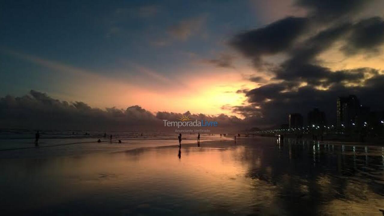 Apartamento para aluguel de temporada em Praia Grande (Caiçara Jardim Real)