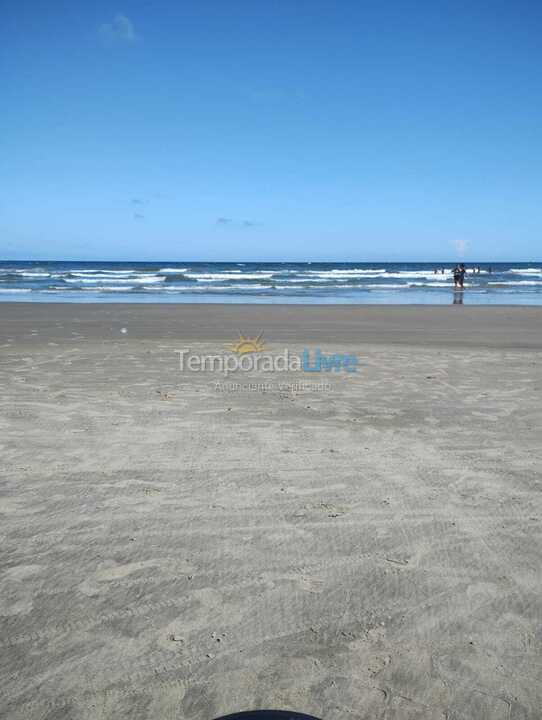 Apartamento para aluguel de temporada em Praia Grande (Caiçara Jardim Real)