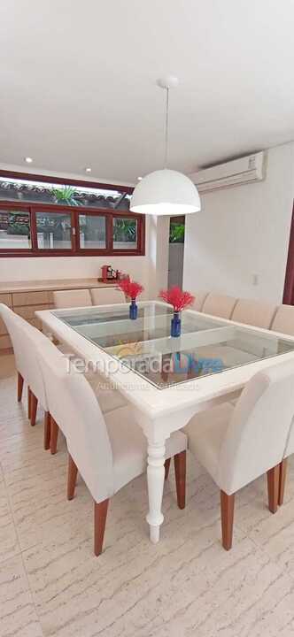 Casa para alquiler de vacaciones em São Sebastião (Praia da Baleia)