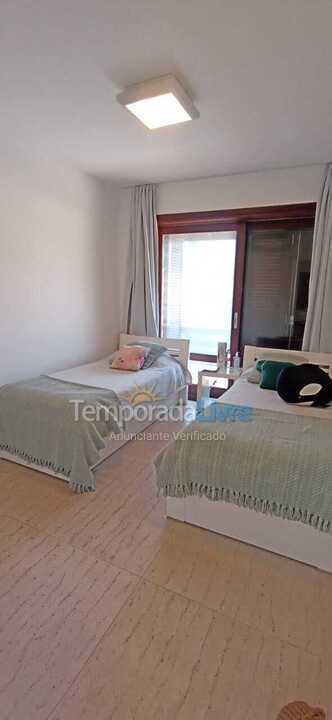 Casa para alquiler de vacaciones em São Sebastião (Praia da Baleia)