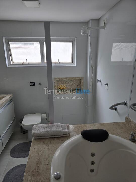 Apartamento para aluguel de temporada em Guarujá (Pitangueiras)