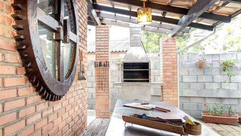 Oasis 4 suites AR snooker jacuzzi piscina parque infantil