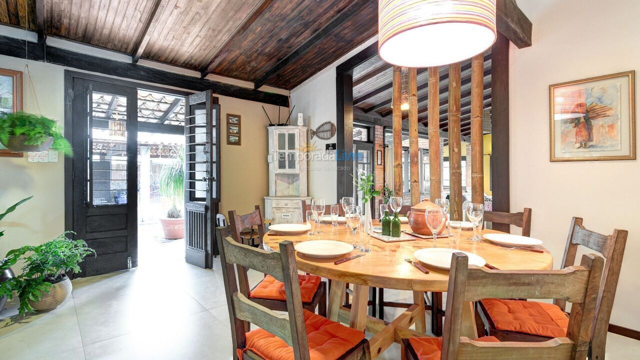 Casa para alquiler de vacaciones em Garopaba (Ferraz)