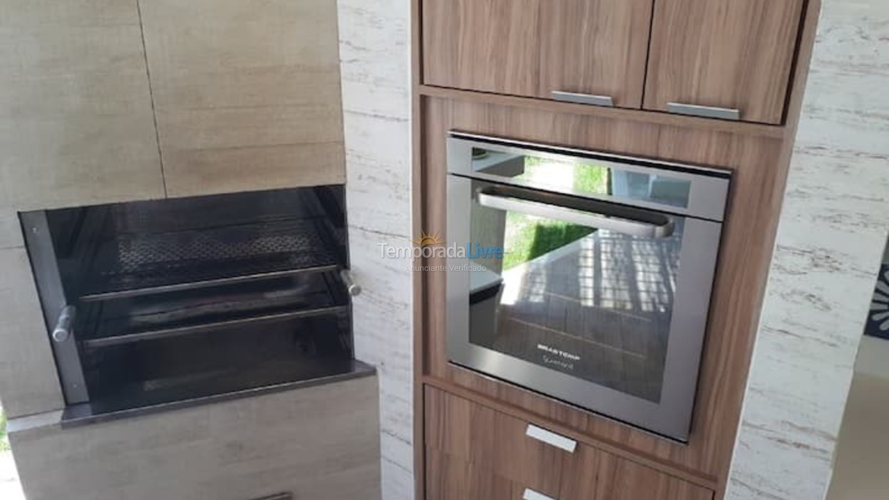 Casa para aluguel de temporada em Camaçari (Praia de Guarajuba)