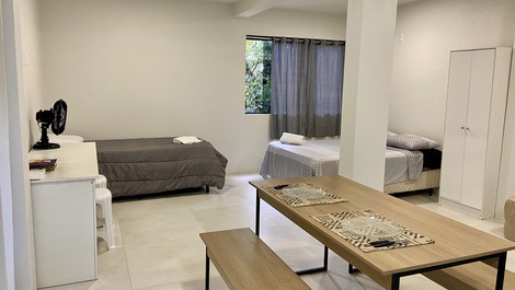 Mesa jantar e mesa de trabalho 