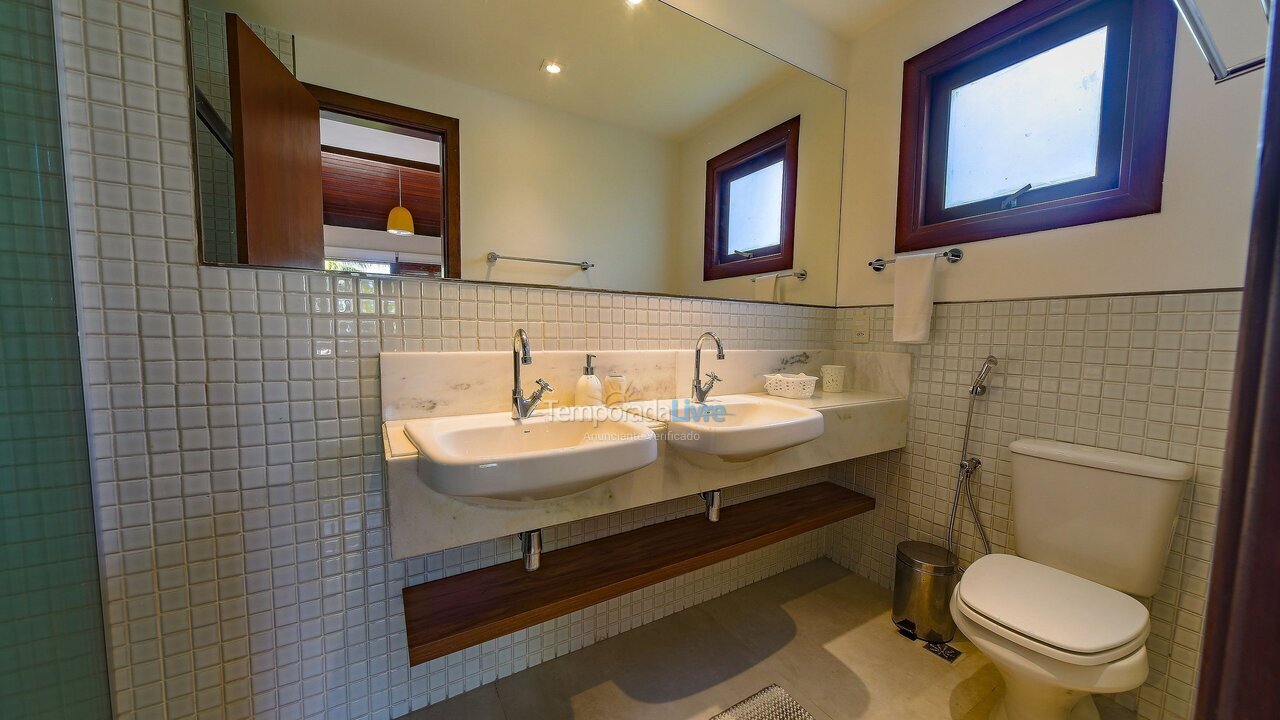 Casa para aluguel de temporada em Mata de São João (Imbassaí)