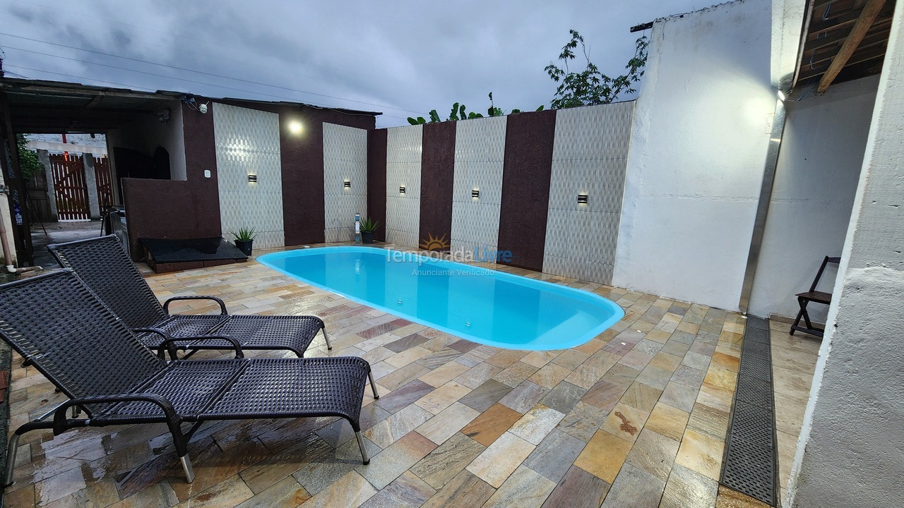 Casa para alquiler de vacaciones em Caraguatatuba (Praia das Palmeiras)