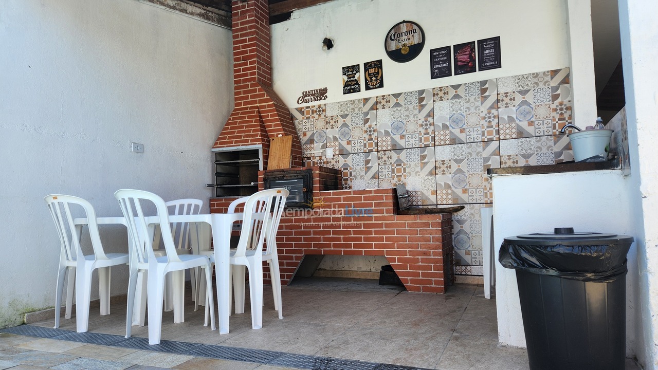 Casa para alquiler de vacaciones em Caraguatatuba (Praia das Palmeiras)