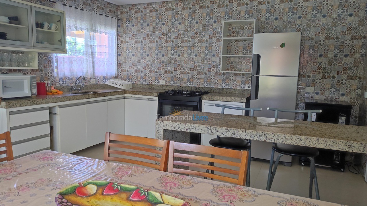 Casa para aluguel de temporada em Ubatuba (Lagoinha)