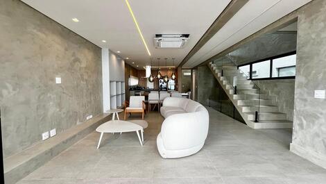 ALQUILER DE ALTO STANDARD EN MARESIAS, FRENTE AL MAR