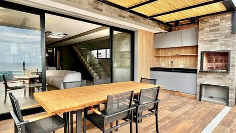 ALQUILER DE ALTO STANDARD EN MARESIAS, FRENTE AL MAR