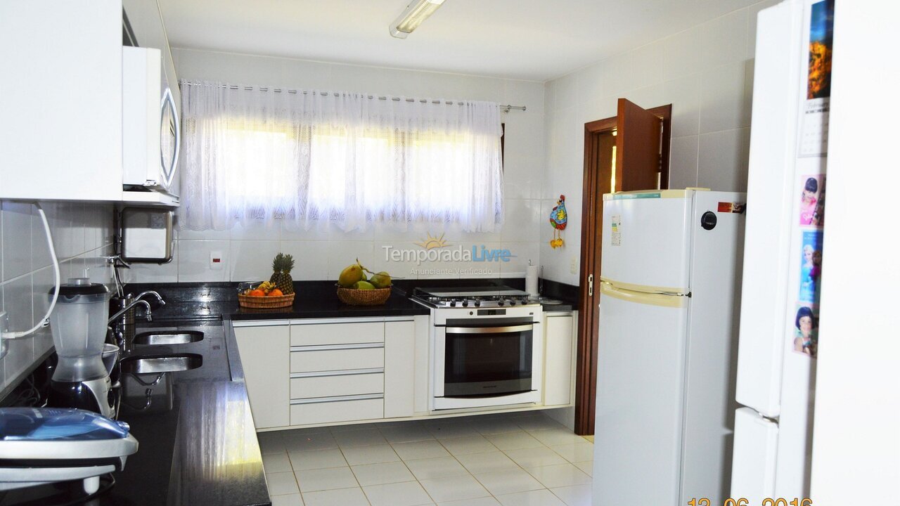 Casa para aluguel de temporada em Mata de São João (Imbassaí)