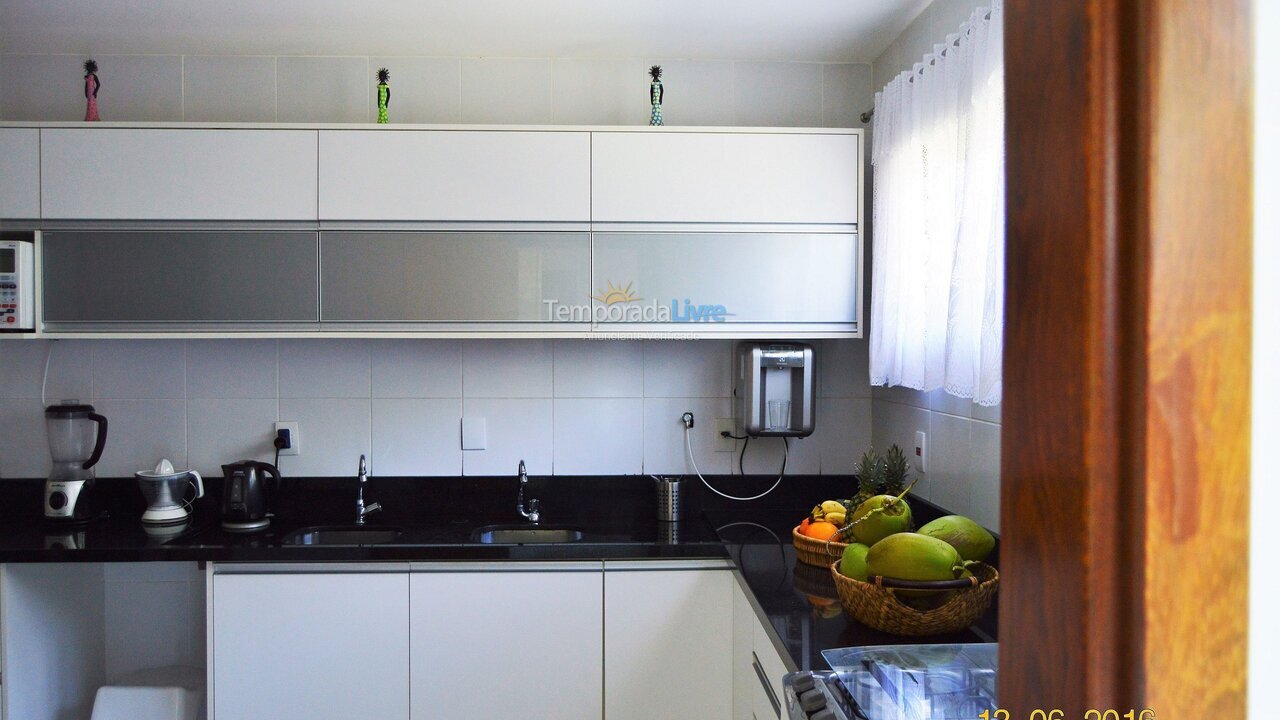 Casa para aluguel de temporada em Mata de São João (Imbassaí)