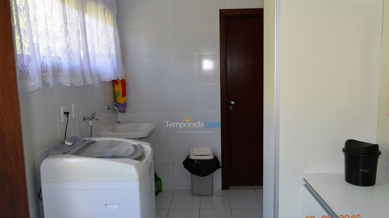 Casa para aluguel de temporada em Mata de São João (Imbassaí)