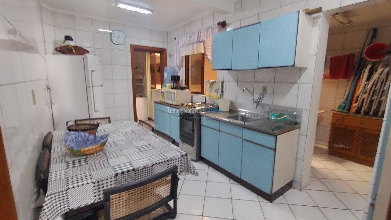 Apartment for vacation rental in Itapema (Meia Praia)