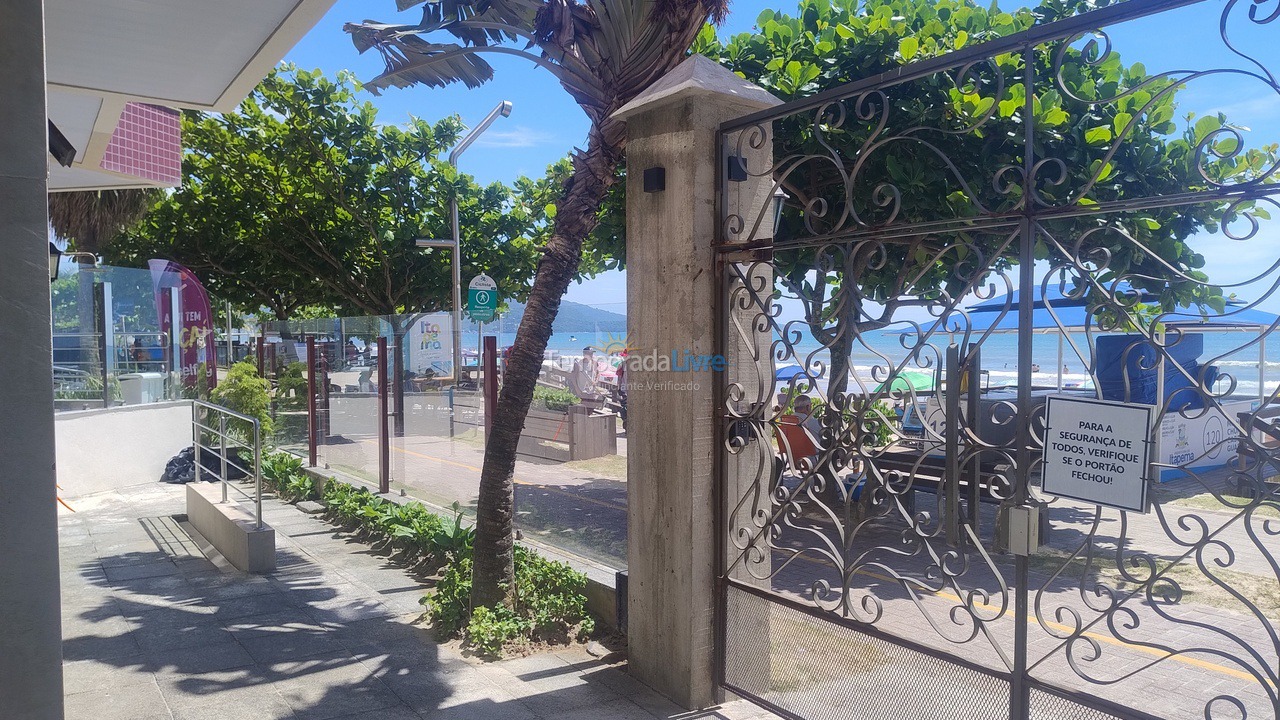 Apartment for vacation rental in Itapema (Meia Praia)