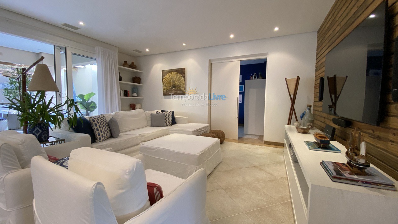 Casa para alquiler de vacaciones em São Sebastião (Praia da Baleia)