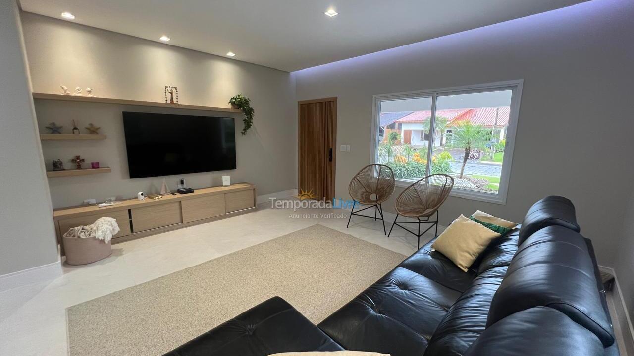 House for vacation rental in Bertioga (Condominio Morada da Praia)