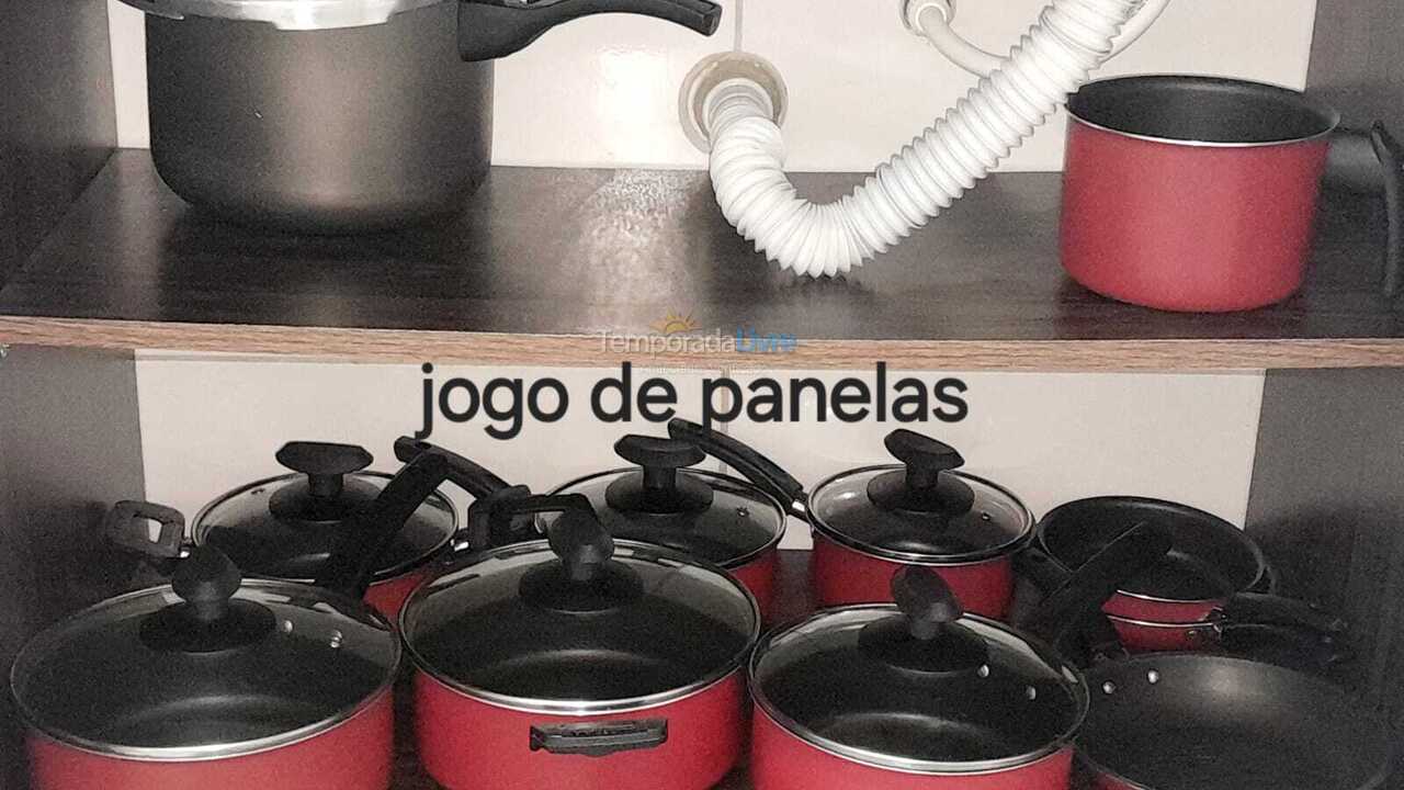 Apartamento para aluguel de temporada em Praia Grande (Vila Tupi)