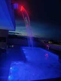 Country house in the largest dam in Brazil gated community