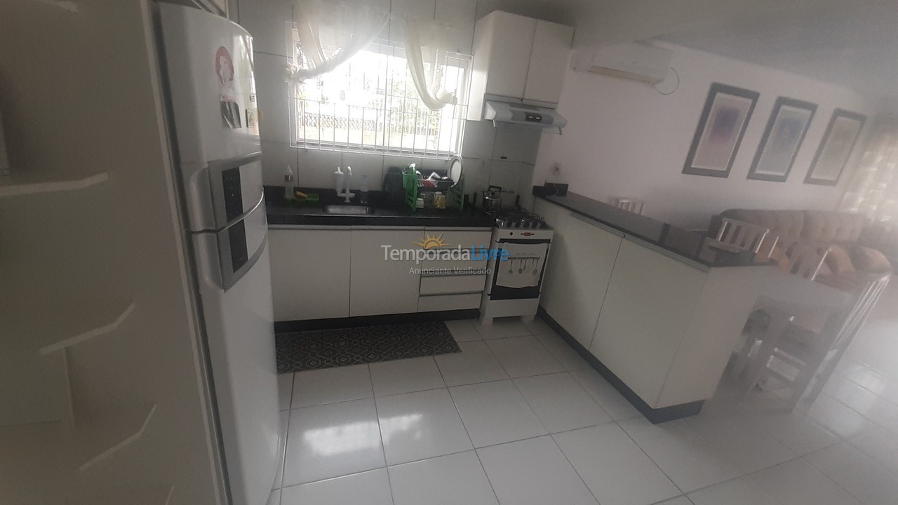 Casa para aluguel de temporada em Porto Belo (Praia de Porto Belo)