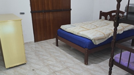 450 m from the beach, everything close to the market, etc...