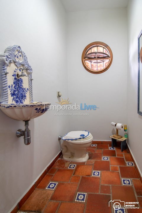 Casa para aluguel de temporada em Santa Branca (Jardim Santa Cecília)