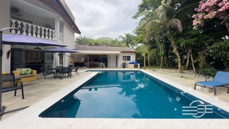 Spectacular house on the Riviera Large heated pool