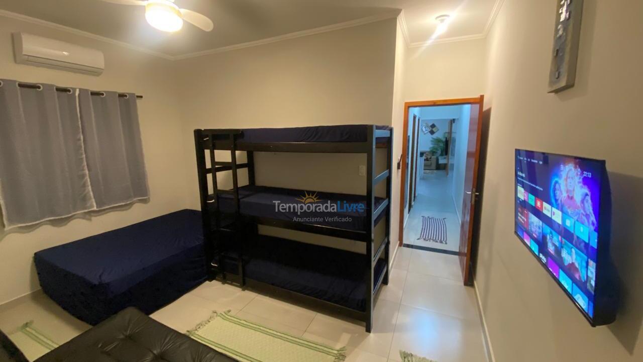 Casa para alquiler de vacaciones em Itanhaém (Jardim Suarão)