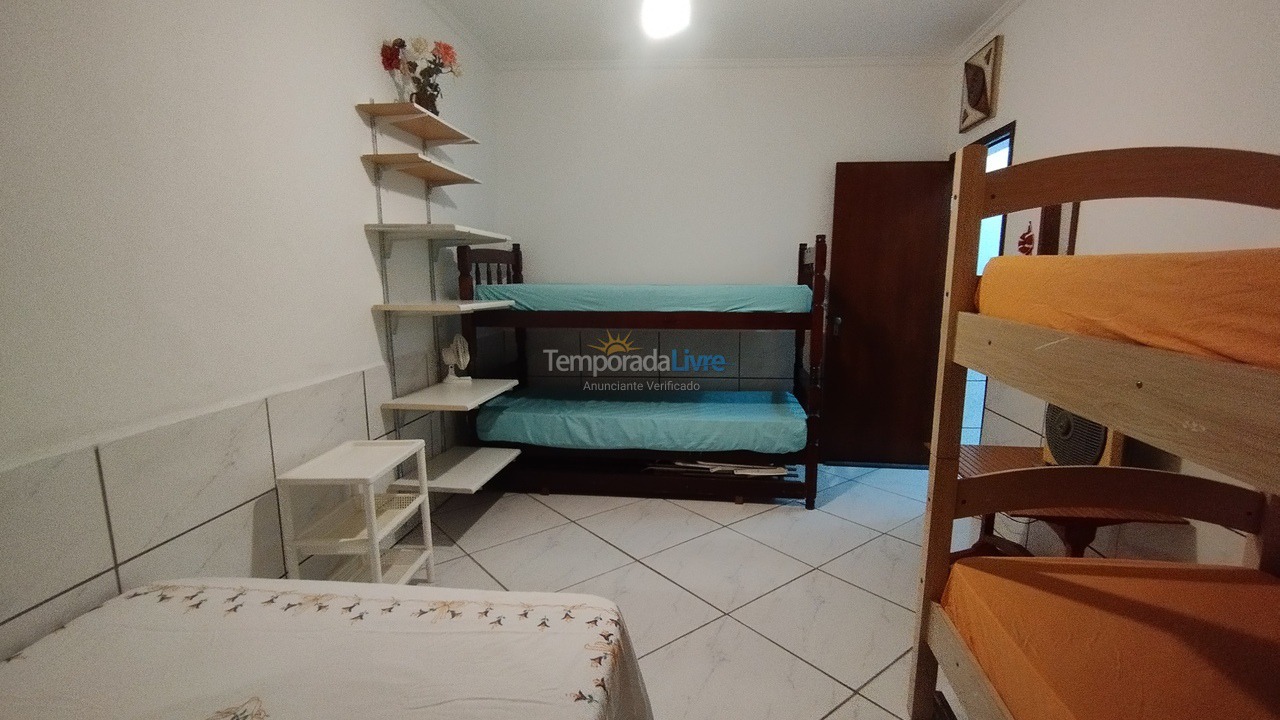 House for vacation rental in Caraguatatuba (Praia das Palmeiras)