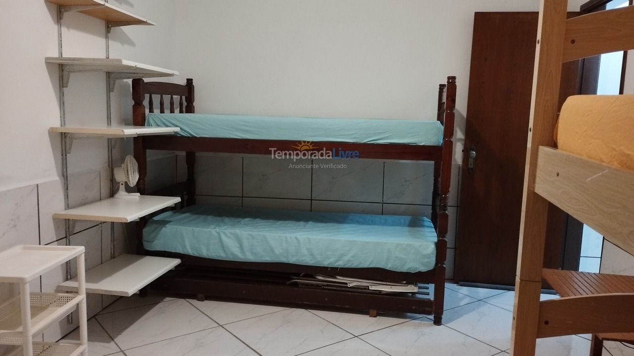 House for vacation rental in Caraguatatuba (Praia das Palmeiras)