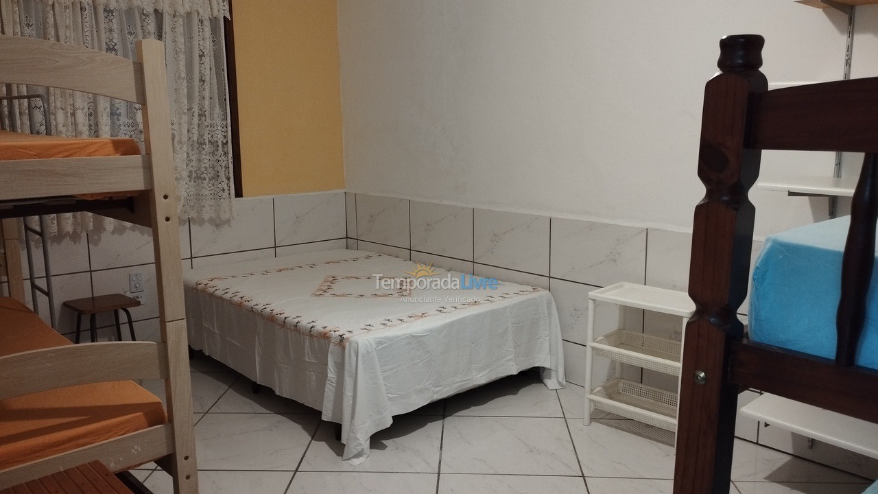 House for vacation rental in Caraguatatuba (Praia das Palmeiras)