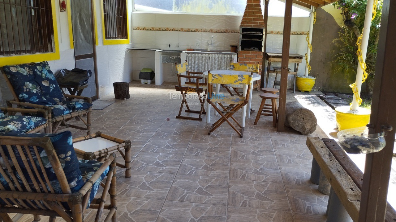 House for vacation rental in Caraguatatuba (Praia das Palmeiras)