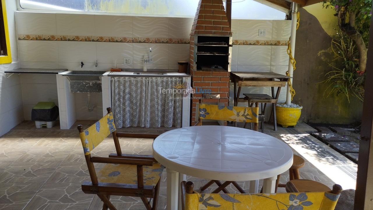 House for vacation rental in Caraguatatuba (Praia das Palmeiras)