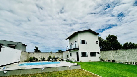 Praia Grande Linda Casa Duplex 3Q com Ar Split Piscina Churrasqueira