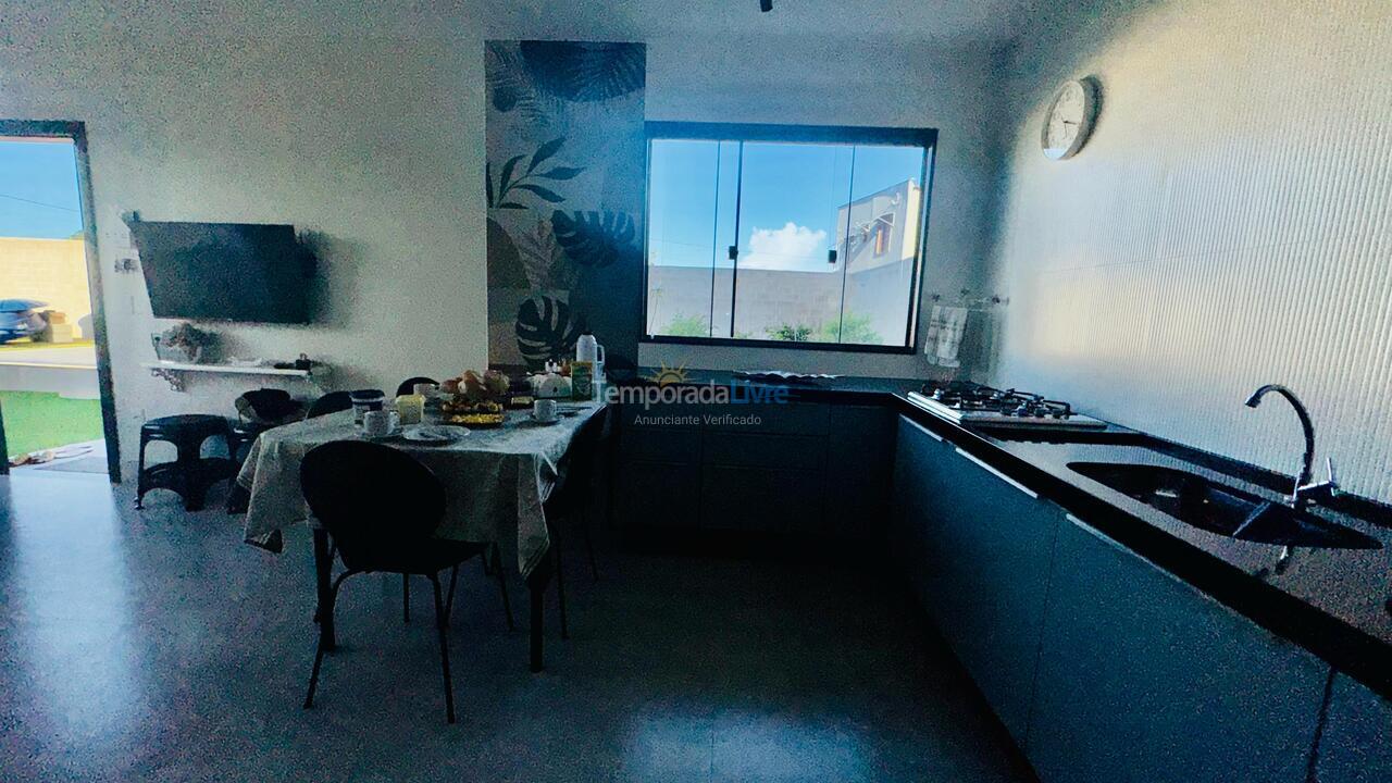 Casa para aluguel de temporada em Fundão (Praia Grande)