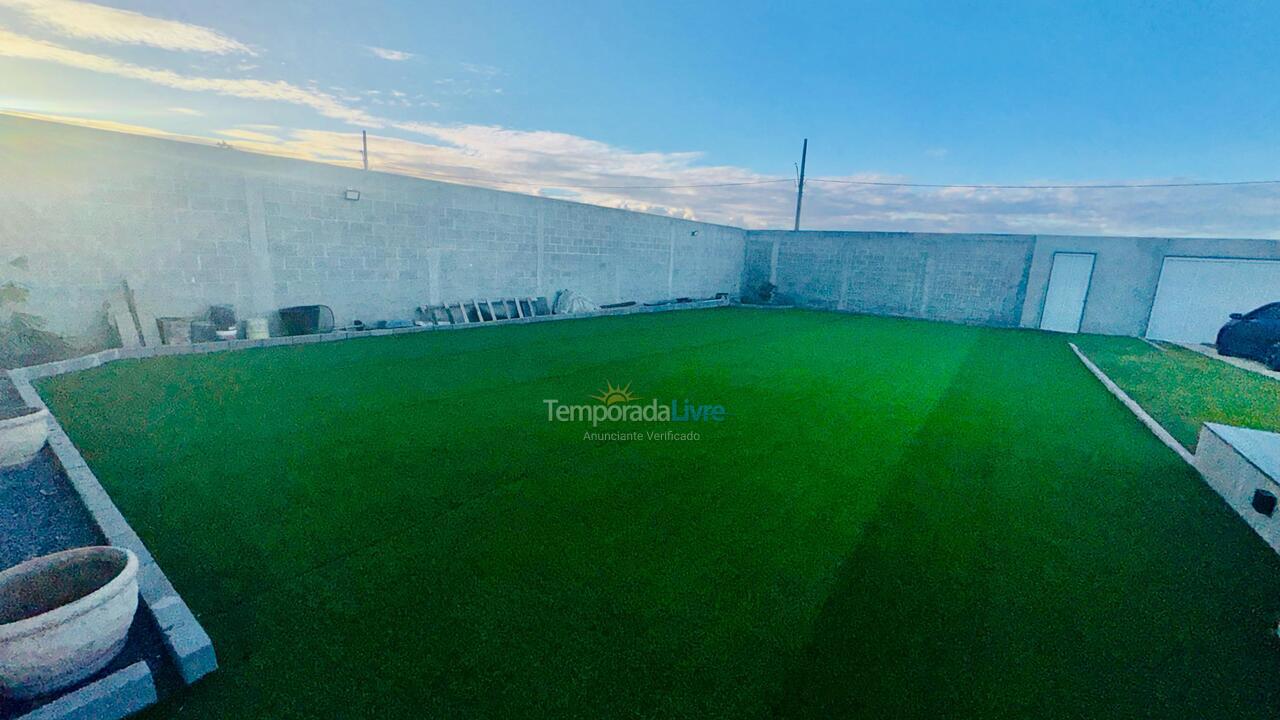 Casa para aluguel de temporada em Fundão (Praia Grande)